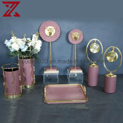 Vassoio portaoggetti per gioielli in pelle PU nordica Orologio da tavolo Vaso con ornamenti di cervo in metallo per la decorazione domestica